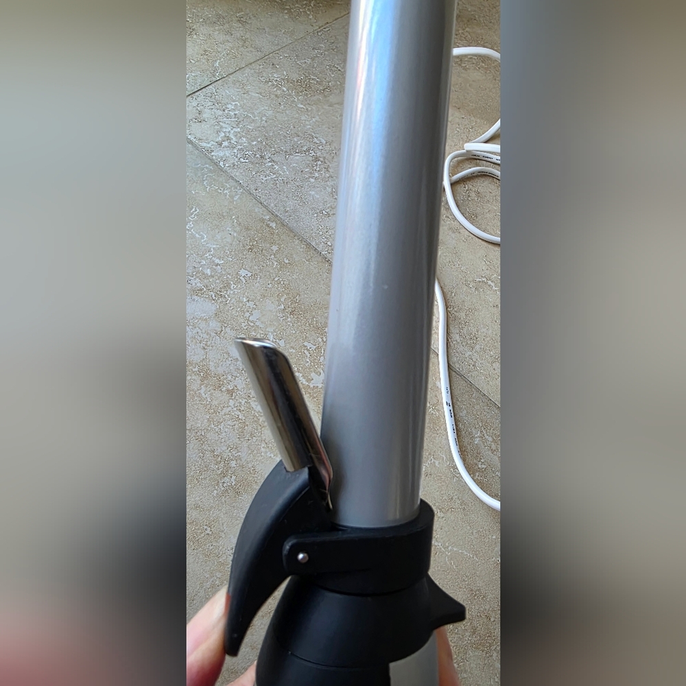 Beachwaver S1 Rotating 1" Curling Iron - Picture 6 of 7